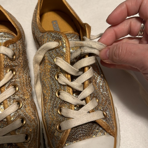 ALL * STAR - size 8 - Silver w/ gold sequins. - Picture 4 of 5